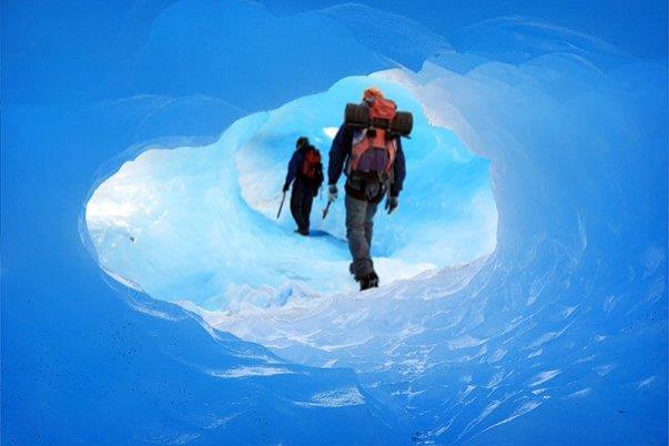 Dzień 6: Trekking po lodowcu! Nasza wycieczka w Krainie Lodu rozpocznie się od rejsu po Jeziorze Argentyńskim.