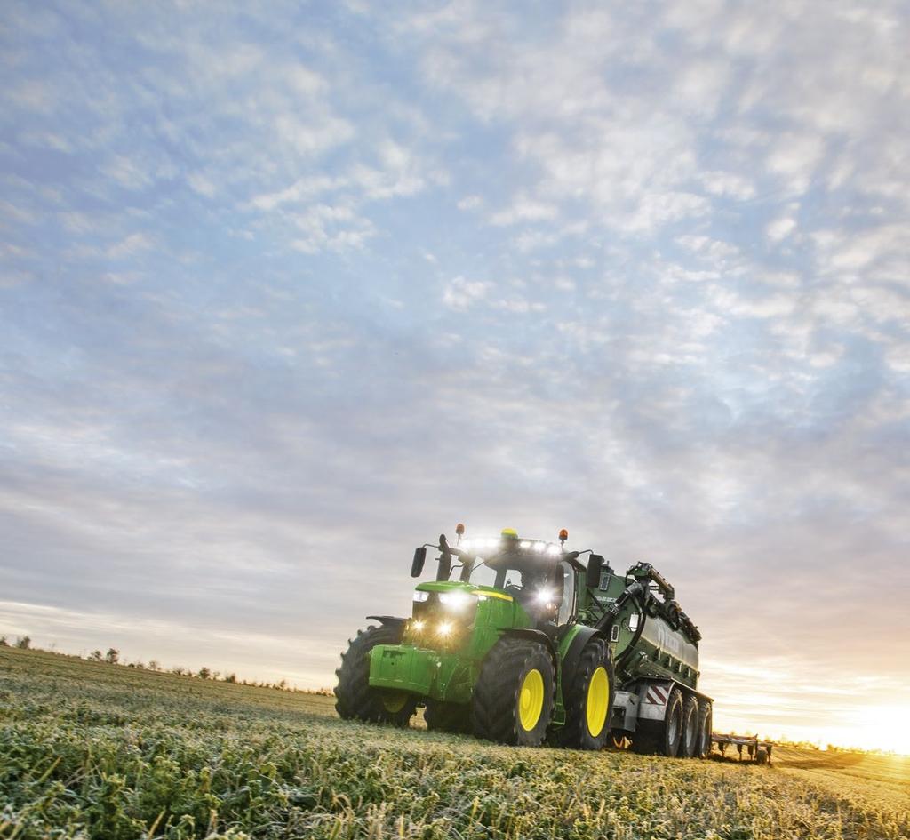 Nothing runs like a Deere. Dealerzy John Deere pragną utrzymać Twoje maszyny w najlepszym stanie, dlatego używają wyłącznie oryginalnych części i płynów oraz oryginalnego doposażenia.