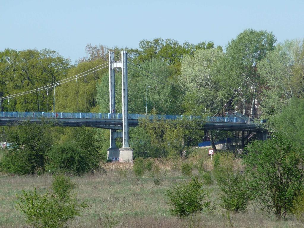 Ul. Ładna 19/19 strona 7 4. CHRAKTERYSTYKA CIĄGU PIESZO - ROWEROWEGO I RUCHU NA TYM CIĄGU Planowana przebudowa zlokalizowana jest w okolicach Wrocławskiego ZOO.