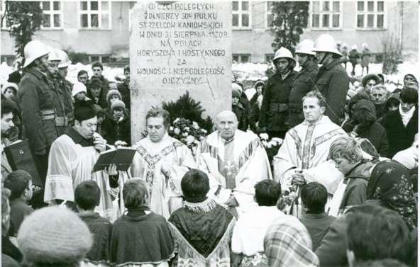 Historia życia kapłana. Ksiądz Kanonik Edward Kłopotek 29 Zdjęcie 46 Rok 1981. Msza św.