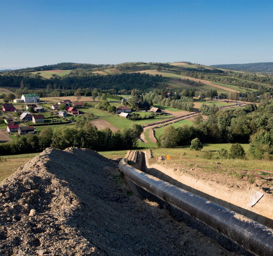 OCHRONA ŚRODOWISKA Jednym z głównych celów GAZ-SYSTEM S.A. jest prowadzenie działalności biznesowej przy jednoczesnym ograniczaniu negatywnego wpływu na środowisko naturalne.