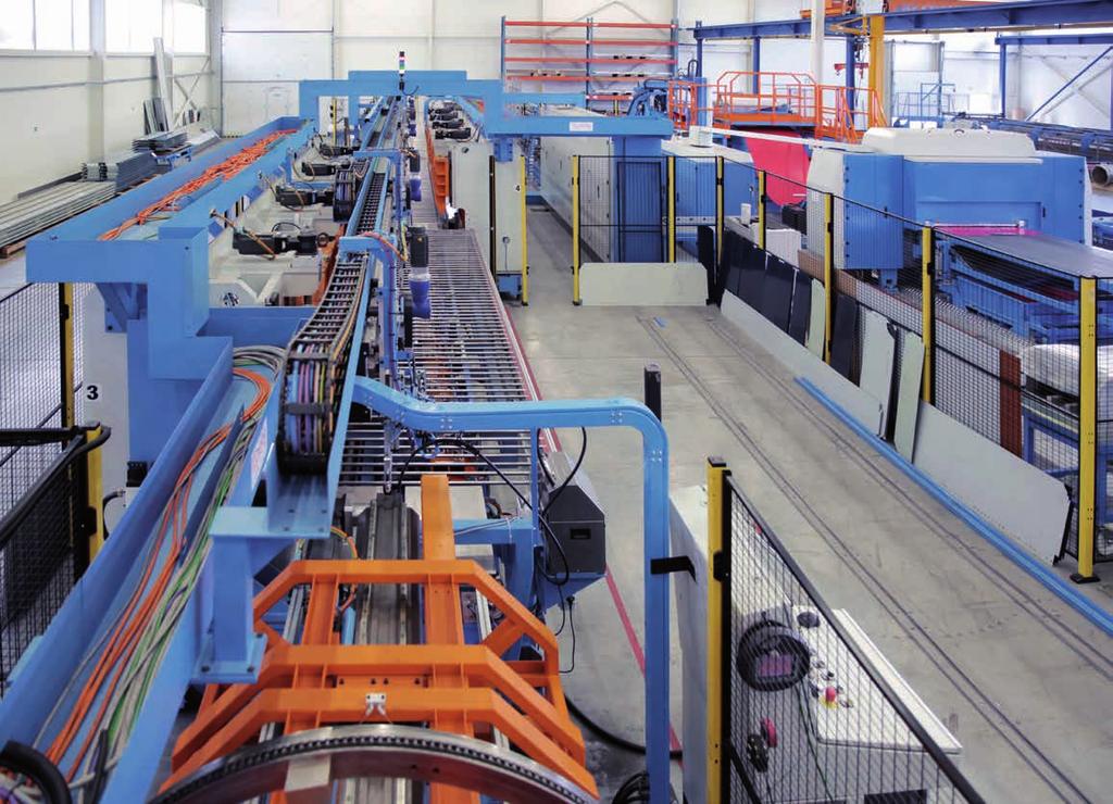 Profil Spółki PARK MASZYNOWY Zakład produkcyjny jest wyposażony w najnowsze technologie DEKMETAL dysponuje nową unikatową linią produkcyjną do produkcji finalnych profili dla dachów płaskich,