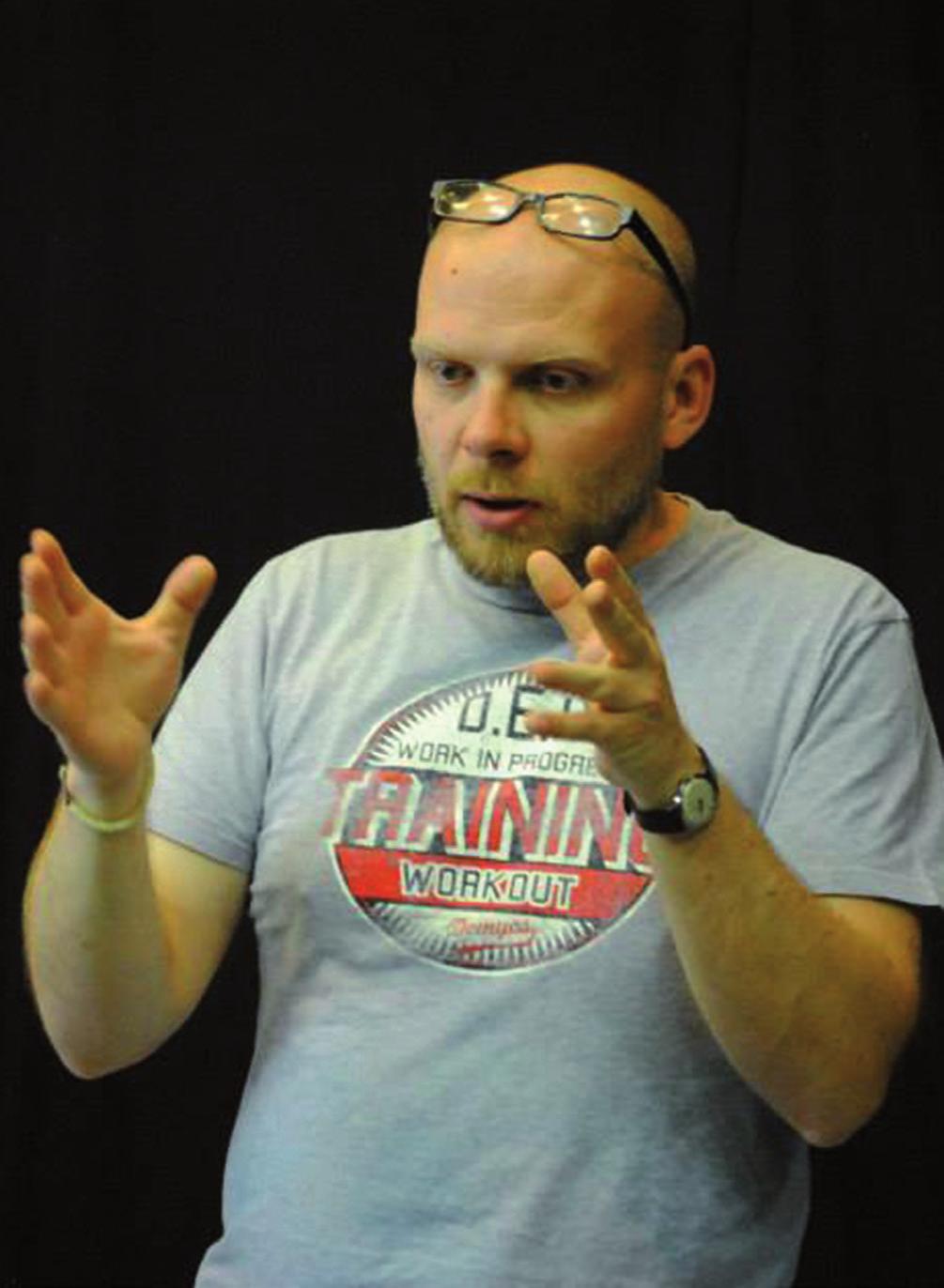 Spektakle Teatru Forum tym różnią się od tradycyjnych, że dają możliwość dopisania dalszego ciągu przedstawienia lub jego zmiany poprzez interwencje, które uczestnicy (tzw.
