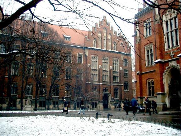 FOTON 80, Wiosna 2003 57 zostali przewiezieni do Wrocławia, a 28 listopada do obozu koncentracyjnego Sachsenhausen-Oranienburg. Aresztowanie wzbudziło falę oburzenia nawet wśród sojuszników Niemiec.
