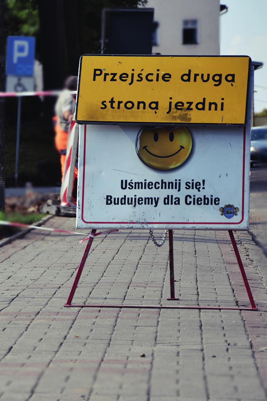 Tablice informacyjne i pamiątkowe projekt społeczny Przeprowadzenie projektu społecznego z udziałem mieszkańców obszaru, którego efektem będzie zamontowanie kilku tablic