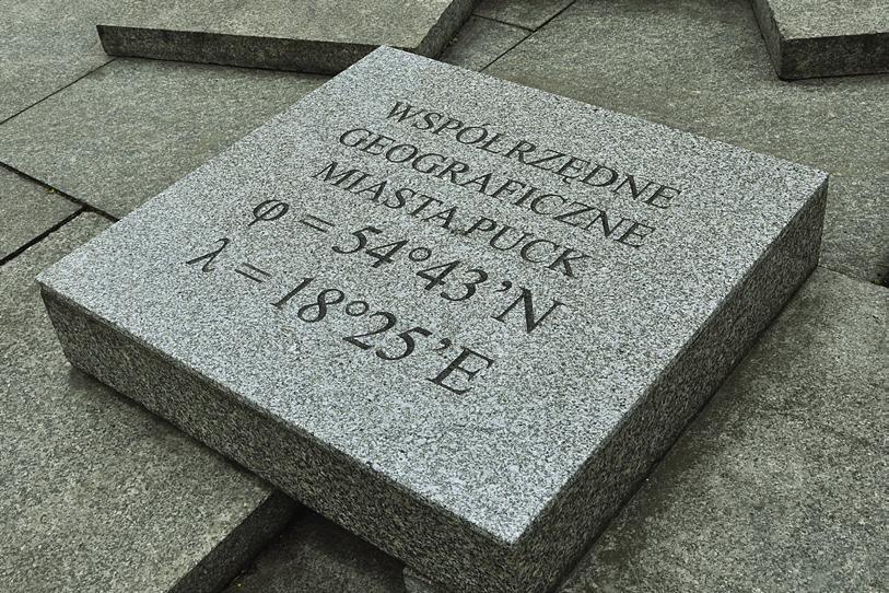 10-go Lutego Kompleksowe urządzenie ciągów pieszych obejmujące co najmniej: zmiana nawierzchni, uzupełnienie oświetlenia, elementy małej architektury ławki, kosze na odpady, zieleń.