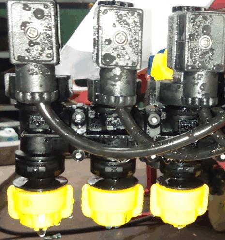 USER INTERFACE Q, v, r, R 1, R 2, R 3 GPS RECEIVER v m, t, x, y DIRECTION SENSOR α MICROCONTROLER SD MEMORY CARD ω, v m, t, x, y, q, qr SET OF S0LENOID VALVES Fg. 1. Block dagram of the spray dose adjustment system appled by ndvdual nozzles Rys.