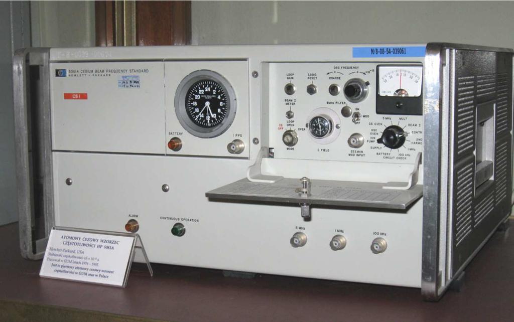 Wzorzec częstotliwości GUM cezowy zegar atomowy Żródło: