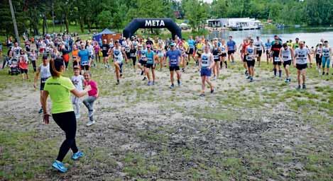 wiekowych w ramach biegów dziecięcych OXYTOP Dziecięce Przełaje. O godz. 12 natomiast rozpoczął się bieg główny na dystansie 10 km.