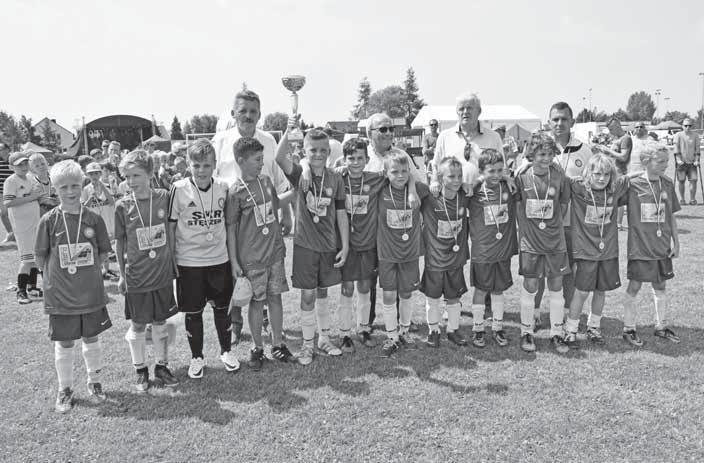 Od rana rozegrany został Młodzieżowy Turniej Piłki Nożnej o Puchar Burmistrza Gminy Stęszew.