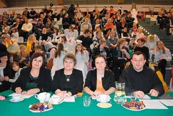 Dlatego też, od dwudziestu lat również w naszej Gminie organizowany jest Przegląd, który pomaga przedłużyć ten magiczny nastrój Świąt Bożego Narodzenia.