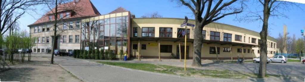 Gazetka Szalonego Małolata Wydanie Specjalne luty 2013 Rok szkolny 2012/2013 Strona 1 W numerze: Wszystko o przedszkolakach Zajęcia dla