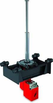 pneumatyczno-hydrauliczny o udźwigu 15 ton oraz wysuwie tłoka 80 cm.