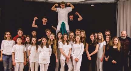 18 BIULETYN POBIEDZISKI EDUKACJA Zagubiliśmy drogę do Betlejem Dnia 26 stycznia uczniowie należący do koła teatralnego Kartoteka przy Zespole Szkół w Pobiedziskach zaprezentowali w auli szkoły swój