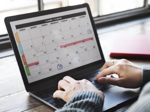 Kalendarz na rok 2018 Przypominamy o konieczności wygenerowania tabeli świąt oraz kalendarzy dla pracowników na 2018 rok.