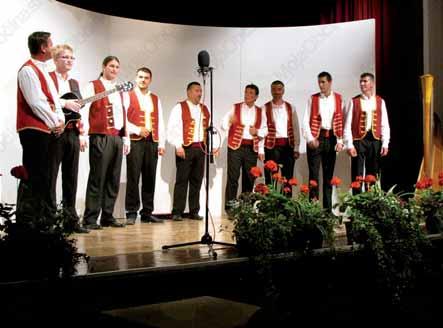 BROJ 170, LISTOPAD 2011. 11 FESTIVALI TREĆI HRVATSKI FESTIVAL KLAPA I MANDOLINA OPATIJA 2011. Nova izražajnost klapskih pjesama Piše: Ramiro Palmić opatijskom hotelu Adriatic održana je 24.