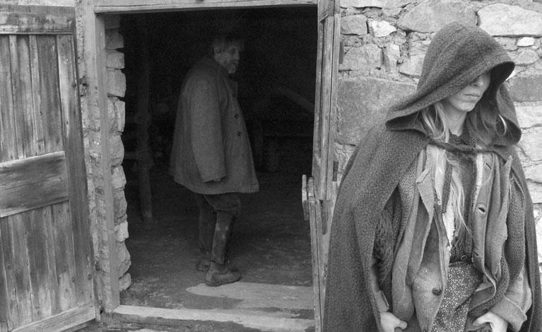 K i n a s Kas ásiminë 2011-aisiais Rûta Birðtonaitë Metai prasidëjo nuo kelis deðimtmeèius saugoto ir pagaliau atkimðto Napoleono, o jau vëlyvà rudená ûkanotojo Albiono turguje tarp siaubingo ðlamðto