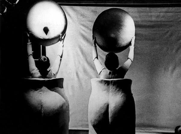Jurgen Dreier za Katyu Kabanovu (inspirirano djelom L. Janáčeka), model Dummies, Jan van As/Adri Boon, Studio Scarabee, 1974. godine 