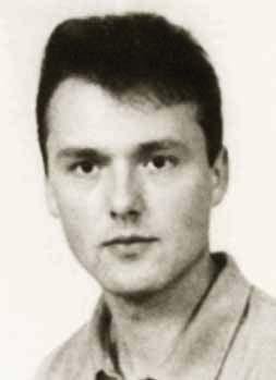 Posljednje po~ivali{te na gradskom groblju Vrbovec. DUBRAVKO SMOLEC Ro en 27. 03. 1968. u Zagrebu od majke Ljubice i oca Dragutina.