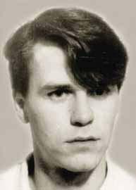Posljednje po~ivali{te nalazi se na groblju Miro{evac. @ELJKO GLE[I] Ro en 05. 05. 1959. u Kutini.