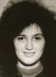 Posljednje po~ivali{te nalazi se na groblju Miro{evac. JASNA JAKOVLJEVI] Ro ena 18. 12. 1970. u Slavonskoj Po`egi.