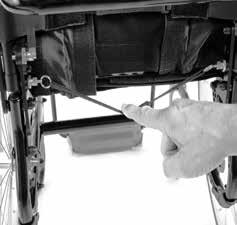 Ciągłe wykorzystywanie tylnych słupków w celu przechylenia wózka, bez zamontowanej dźwigni przechyłu, może doprowadzić do ich uszkodzenia.