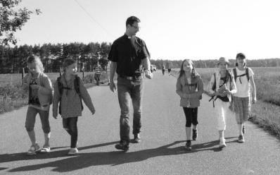 00 Uhr Abfahrt mit dem Reisebus nach Wittichenau nach der Eröffnung Übernachtung in Gastfamilien (immer 2-3 Kinder) Piatek, 3 czerwca, godz. 15.