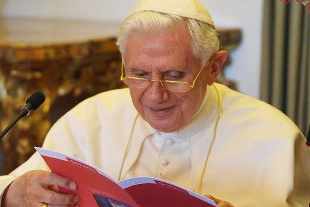 (9) Teologia czytania Słowa Bożego jest konsekwencją powyższego (a) Dialog Rozmawiać z Bogiem, z Jego Słowem, w pewnym sensie oznacza cieszyć się obecnością nieba, czyli obecnością samego Boga.
