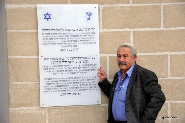 שדירת עצים בעונה המתאימה והשלטים יוצמדו אז
