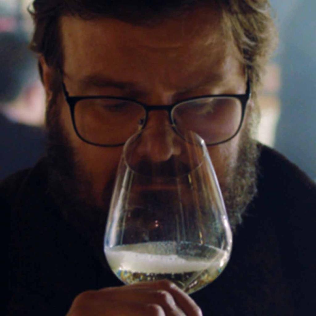 FINCHÉ C È PROSECCO C È SPERANZA OSTATNIE prosecco hrabiego Ancilotto Antonio Padovan opera prima / debiut Il film è ambientato tra le colline di Conegliano e Valdobbiadene dove nasce il prosecco.
