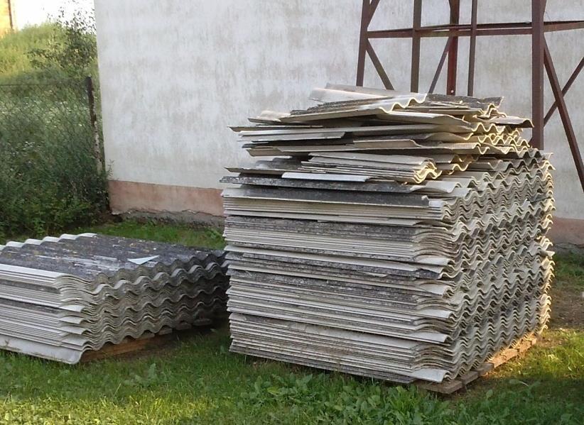 Zarówno na terenie Polski, jak i całej Europy, dominującym rodzajem wyrobów azbestowo-cementowych były pokrycia dachowe, a w szczególności płyty faliste.