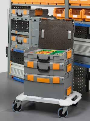 Se pueden elegir sistemas de sujeción de la carga tanto verticales como horizontales gracias a la introducción del suelo SFETY FLOOR.