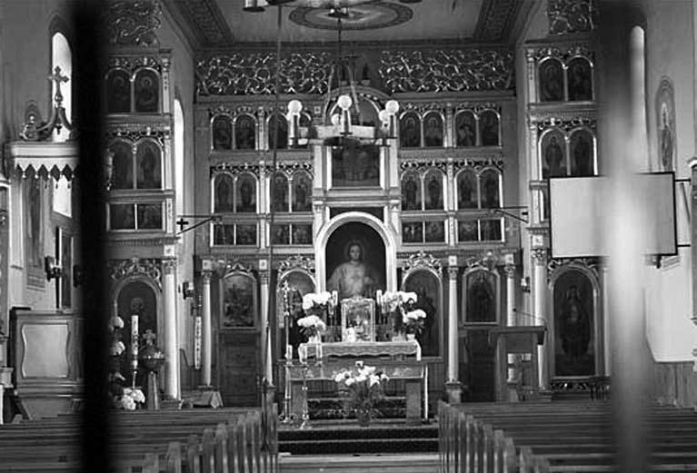 Jerzy Uścinowicz Fot. 10. Murowana cerkiew we Florynce. Widok wnętrza po podziale ikonostasu. Fot. J. Uścinowicz, 2008.