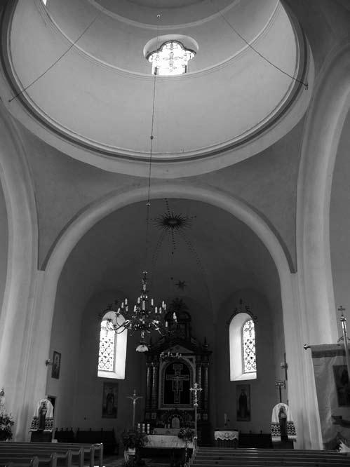 Typologia konwersji świątyń łemkowskich po akcji Wisła dawnego ikonostasu Deesis i Praojców oraz ikona Ostatniej Wieczerzy ulokowane na wschodniej ścianie tęczowej naosu.