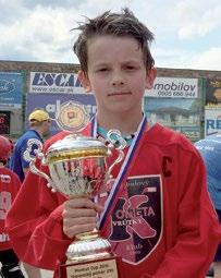 minúte sa predviedol gólom Grman, ktorému však radosť z gólu prekazil čiarový rozhodca. Prvého gólu sa domáci fanúšikovia dočkali až v 27. min, keď sa presadil Bartoš.