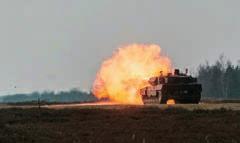 32 broj 495 / 11. ožujka 2016. KOPNENA VOJSKA Foto: Ministerstwo Obrony Narodowej pregled stražnje polusfere i dodavanje APU jedinice od 17 kw.