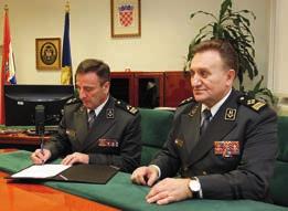 RAZVIJATI, PROŽETE DOMOLJUBLJEM I POBJEDNIČKIM DUHOM... 4 broj 495 / 11. ožujka 2016. DOM HV-a ZVONIMIR General-pukovnik Mirko Šundov preuzeo je 1.