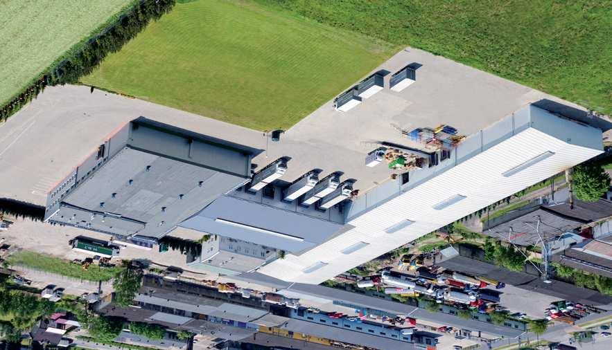 REJS to jedna z wiodących firm sektora akcesoriów meblowych w Europie. Specjalizuje się w produkcji elementów wyposażenia z drutu, stali i aluminium do nowoczesnej kuchni i garderoby.