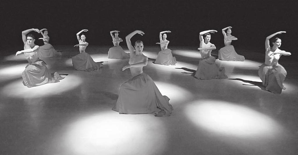 > 102 Холандски плесни театар Bella Figura на у њиховом извођењу стварају меланхоличну, сновиту атмосферу, сентиментални звуци у супротности са суровошћу борби, подстичу другачији одговор тела