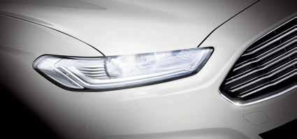 reflektory w technologii Ford Dynamic LED drzwi bagażnika