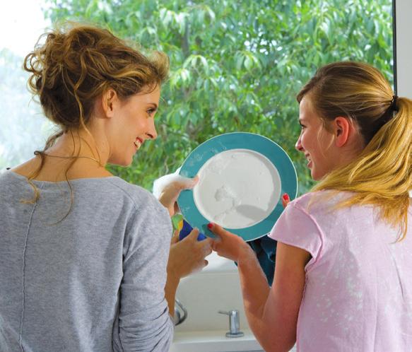 kochen A Kleider 2 aufräumen B das Zimmer 3 spülen C (die) Wäsche 4 waschen D (das) Geschirr 5 wegbringen E das Mittagessen 6 machen F (den) Müll 7 bügeln G Einkäufe 2 3 Höre