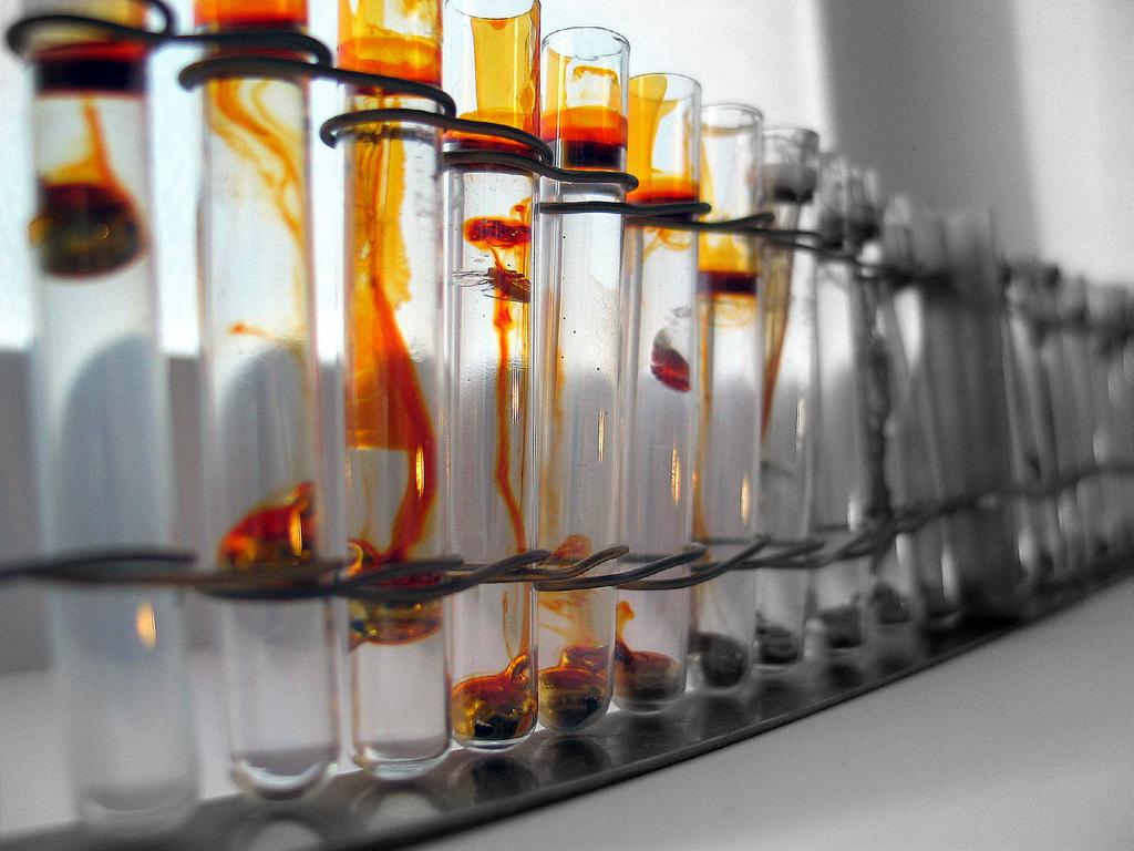Zeszyt 2 Rekomendacje dotyczące standardu wyposażenia pracowni chemicznej w szkole ponadgimnazjalnej/ ponadpodstawowej Rekomendacje te odnoszą się do wszystkich typów szkół ponadpodstawowych dotyczą