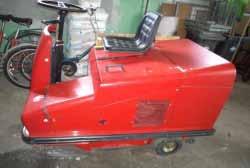 60 27587 5820 ZAMIATARKA typ RCM 703H/1 z silnikiem typ:honda gx270 (spalinowy).