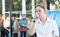 Celkom dvanásť pestrých choreografií veľkých či menších skupín i jednotlivcov ponúklo mnohopočetnému obecenstvu tanečné štúdio Dancando, ktoré pôsobí ako občianske združenie pri ZŠ Komenského.