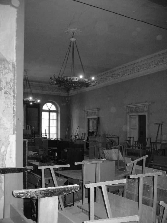 *19 Katalikų dvasininkų luomo tapatybės formavimo ženklai XIX a. regulose: Romos katalikų dvasinės akademijos atvejis 83 Buvusios konferencijų salės vaizdas iš akademijos bažnyčios.