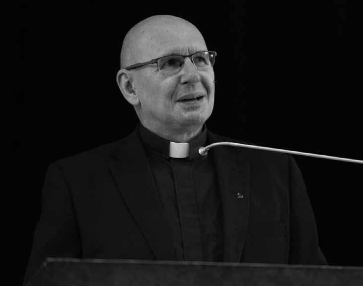 10 KURIÉR 3 2016 KURIÉR 3 2016 11 Dramatická situácia milosrdenstva Zástupcovia KU sa stretli s pápežom Františkom Prof. Michael Kolarcik, SJ, rektor Pápežského biblického inštitútu v Ríme. Dňa 28.