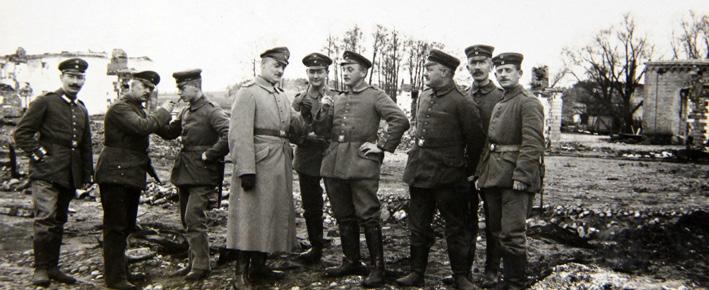 Немцы ў Слоніме, 1915-1916 гады Слонімскі край працягвае публікаваць вельмі рэдкія здымкі, зробленыя падчас Першай сусветнай вайны.* Кайзераўскія войскі занялі Слонім у верасні 1915 года.