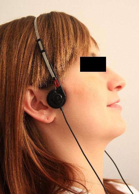 Electrosonographic analysis of normal elbow joint by means of a microphone happened to falsify sonogram results.