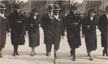 Dulevičiūtė Ignačiūnienė *1904 Stepas Dulevičius *1907 Marijona Dulevičiūtė Volkovienė *1908 Irena Dulevičiūtė *1911 Anelė Dulevičiūtė Žiūkienė *1912 Ona Dulevičiūtė Kuzmickienė *1912 Nuotraukoje