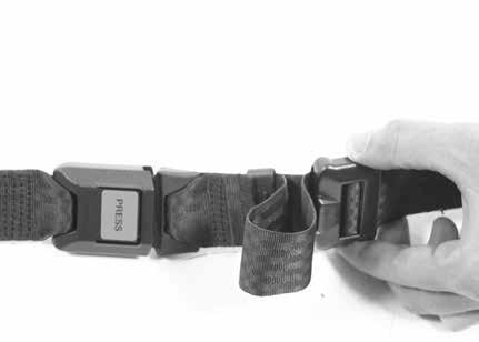 Se la cintura è allentata eccessivamente, l'utente potrebbe scivolare in avanti e rischiare il soffocamento o